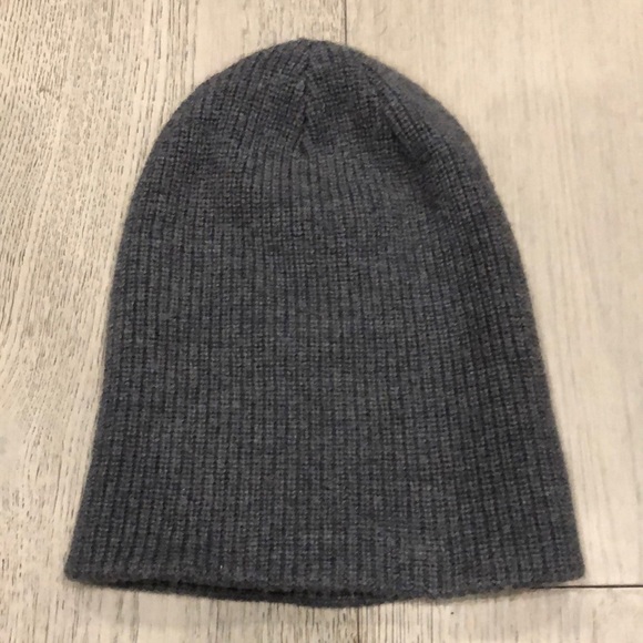 Aritzia/Wilfred Free/Beanie/Charcoal Grey - Picture 2 of 3